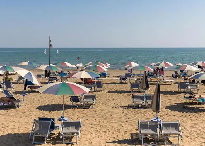 Poolside Retreat - Beahost Apartman Caorle