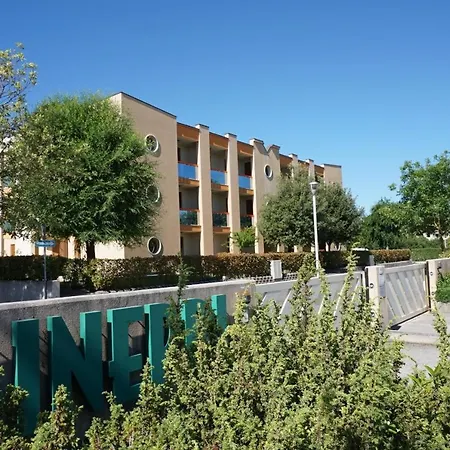 Enjoy A Poolside Retreat - Beahost Apartment Caorle