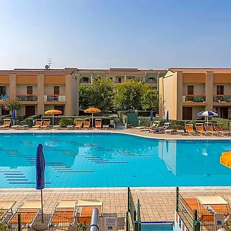 Poolside Retreat - Beahost קאורלה